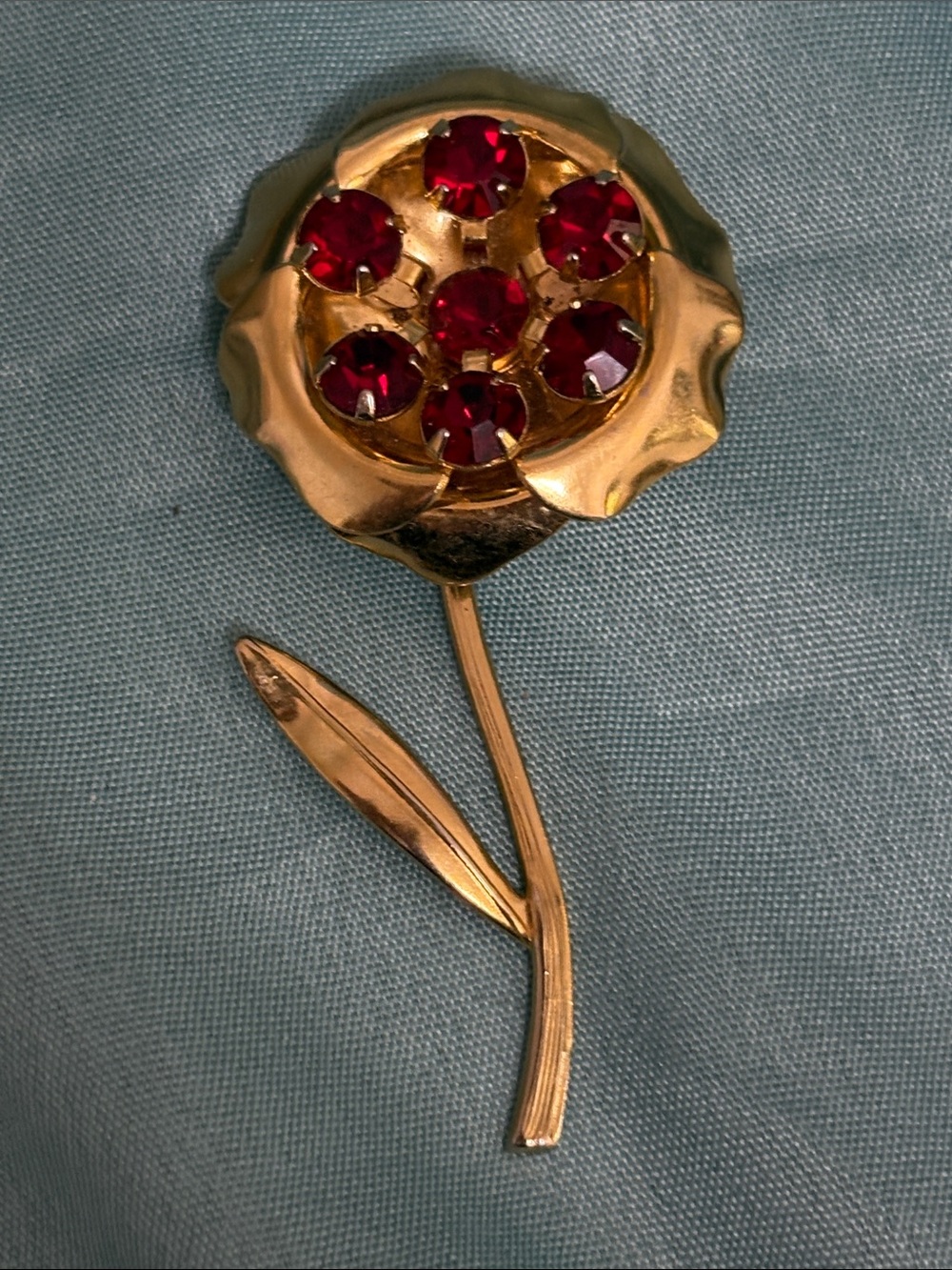Vintage Red Crystal Prong Set Flower Gold Tone Brooch